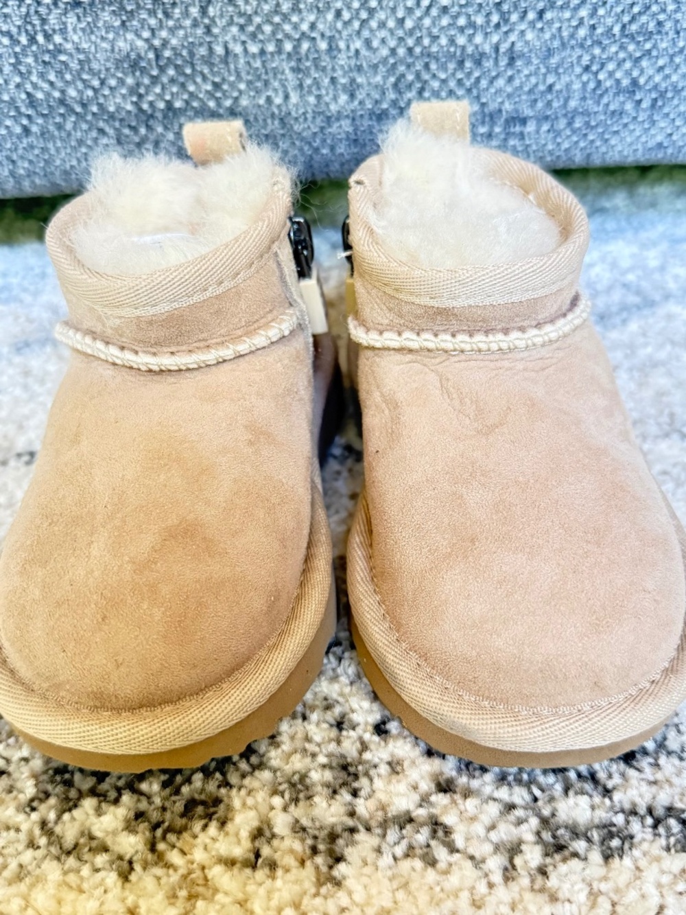 New UGG Classic Ultra Mini Size 6 Toddler Boot Sand